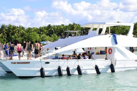 Private Boat Cruise with Music, Drinks & Snorkeling (Up to 15 people)