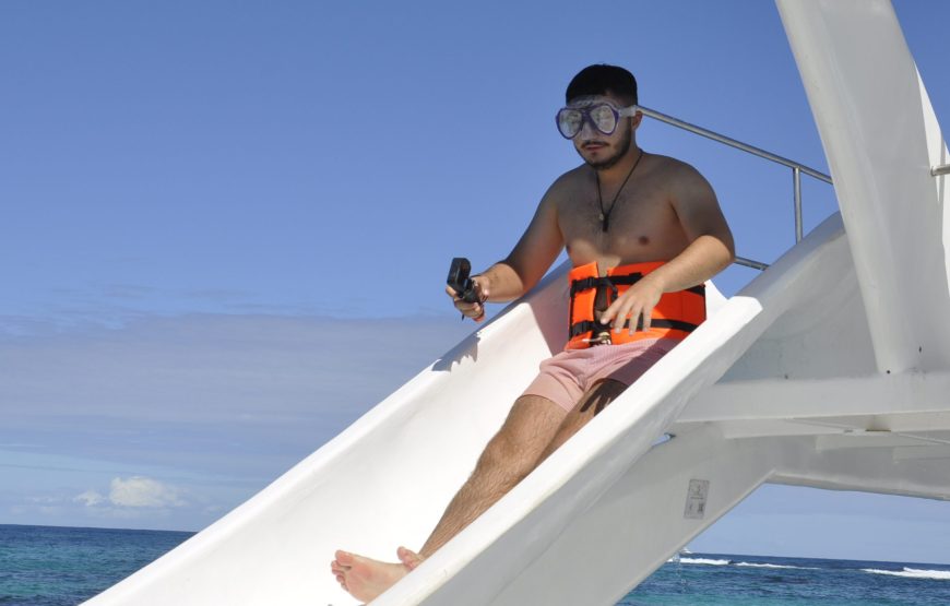 Private Boat Cruise with Music, Drinks & Snorkeling (Up to 15 people)